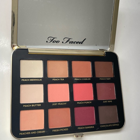 Too Faced Just Peachy Palette - Picture 1 of 5